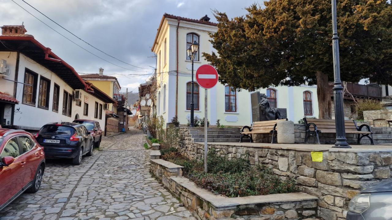 Fs Apartments - Beautiful Apartment In The Artistic Part Of Veliko Tŭrnovo Exterior photo
